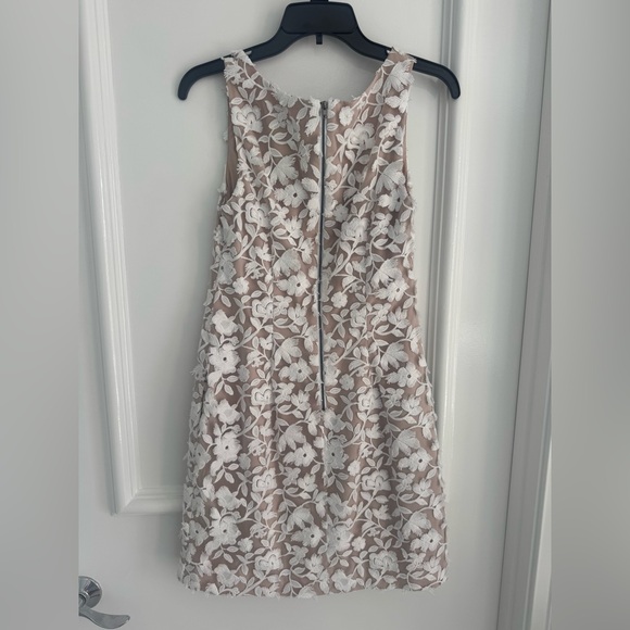 Aidan Mattox  Women White Flower Lace Sleeveless Mini  Dress Size US 6 | EU 38 - Picture 4 of 14